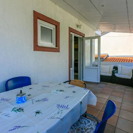 Ratko Apartamento Jadranovo