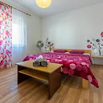 Ratko דירה יאדראנובו