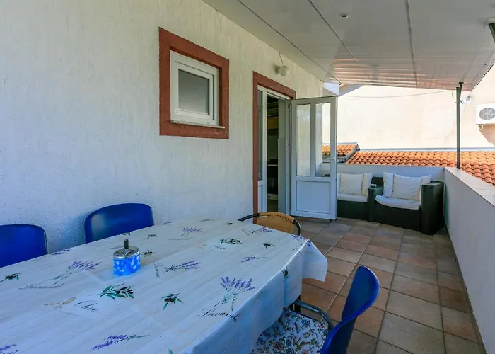 Ratko Apartament Jadranovo